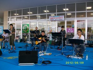 「はっぴー７」ライブコンサート